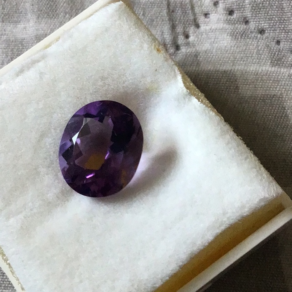 Amethyst stone 7.33 CTs
